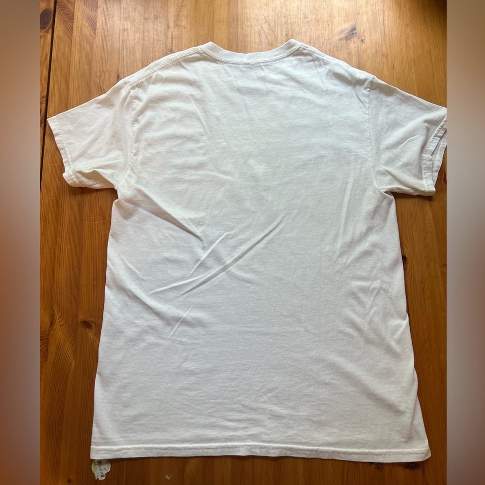Friends Tee - Picture 2 of 3